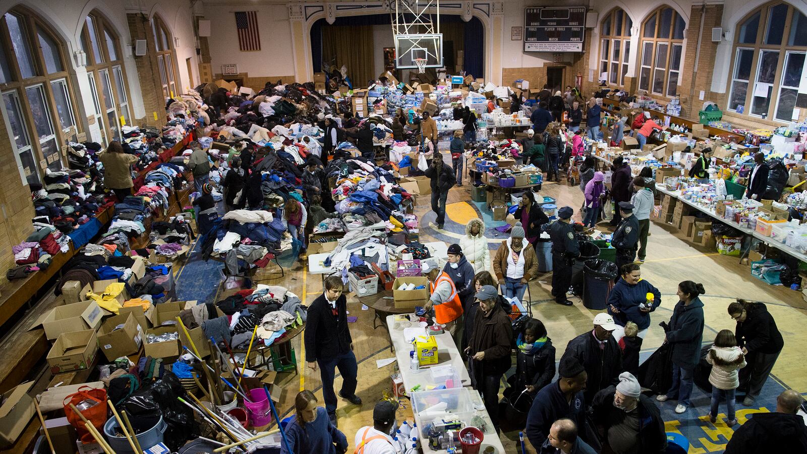 articles/2012/11/22/volunteers-provide-a-reason-to-give-thanks-in-sandy-savaged-rockaways/rockaways-sandy-church-deluca_o3hxvf