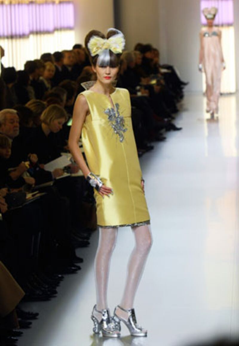 galleries/2010/01/27/fashion-week-day-1/paris-fashion-week---chanel-1_dthvf0