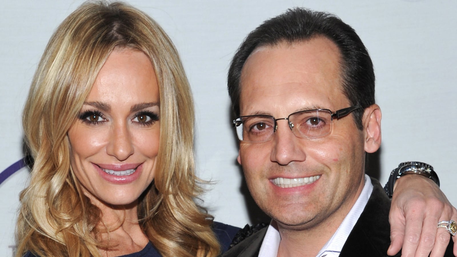 articles/2011/01/26/real-housewives-of-beverly-hills-kyle-richards-husband-mauricio-umansky-and-russell-armstrong-on-being-house-husbands/real-housewives-suicide-russell-armstrong-box_pp0olr