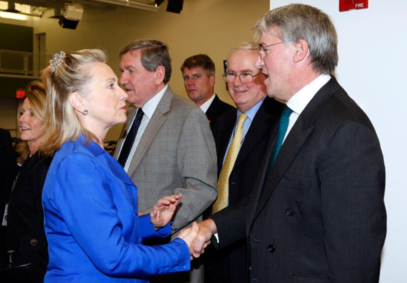 galleries/2010/09/27/first-lady-hair/first-lady-hair---clinton_qaquq4