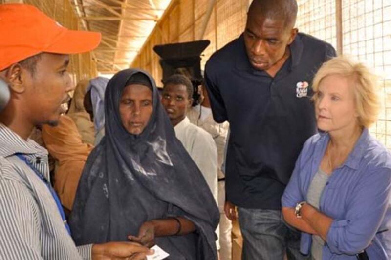 galleries/2011/08/24/cindy-mccain-in-africa/cindy-mccain-in-africa-11_komijq