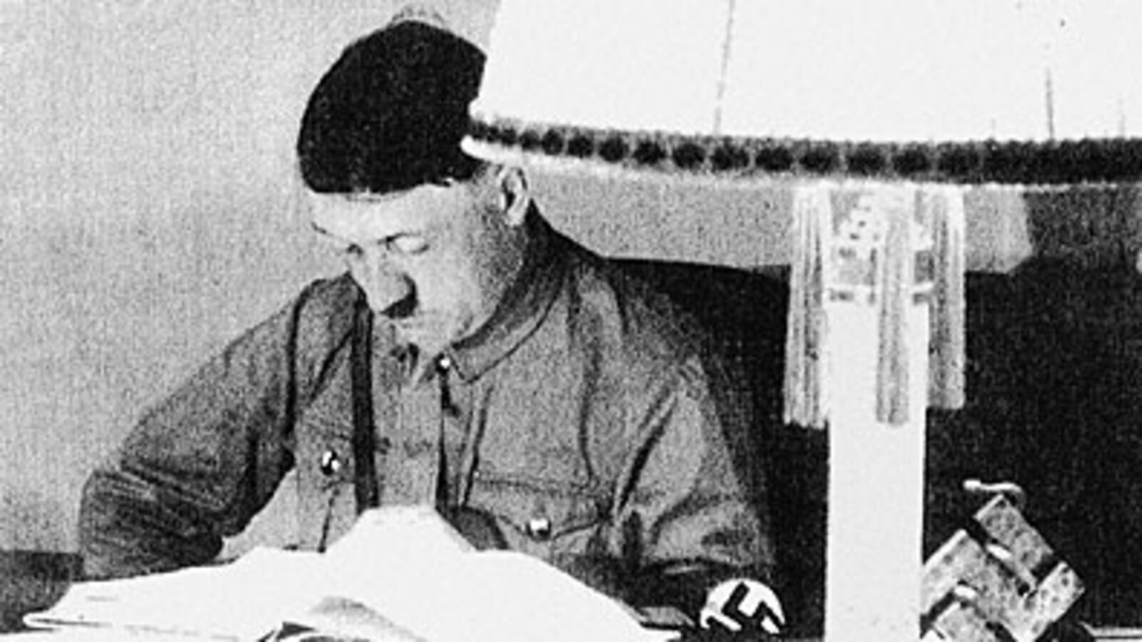 cheats/2008/10/17/hitlerrsquos-bedside-reading/weekend-hitlers-bedside-reading_ur6j6f