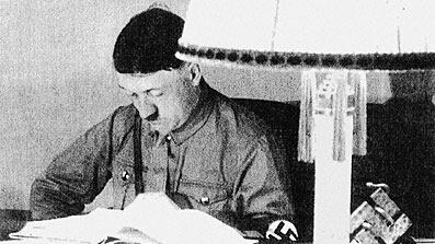 cheats/2008/10/17/hitlerrsquos-bedside-reading/weekend-hitlers-bedside-reading_ur6j6f