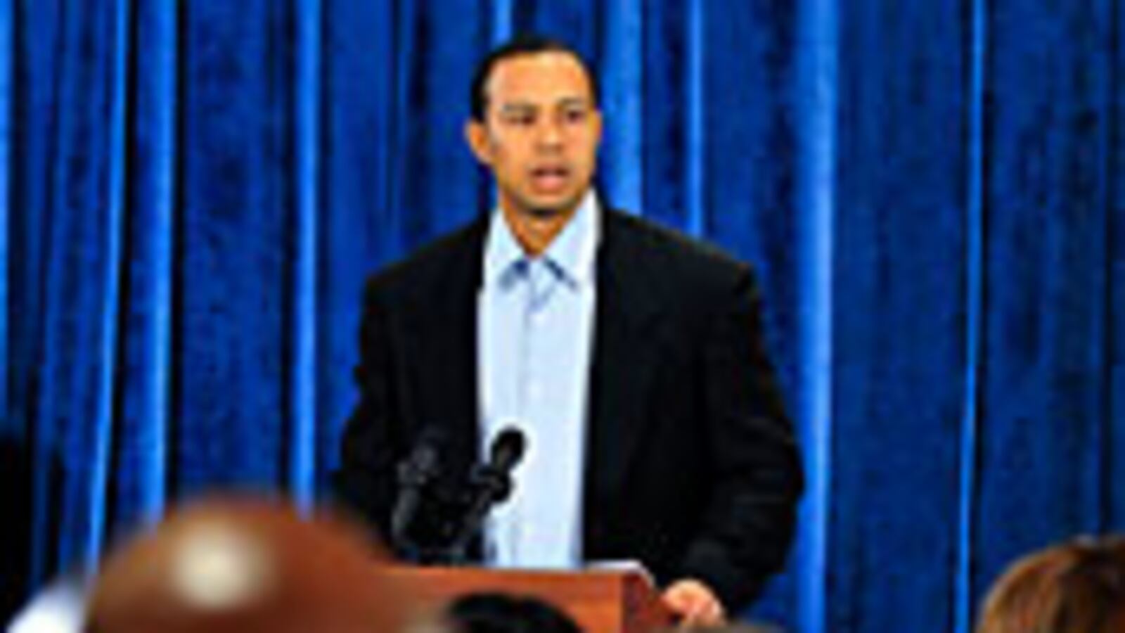 articles/2010/02/19/tiger-woods-issues-public-apology/tiger-apologizes_83071_sxdwpw
