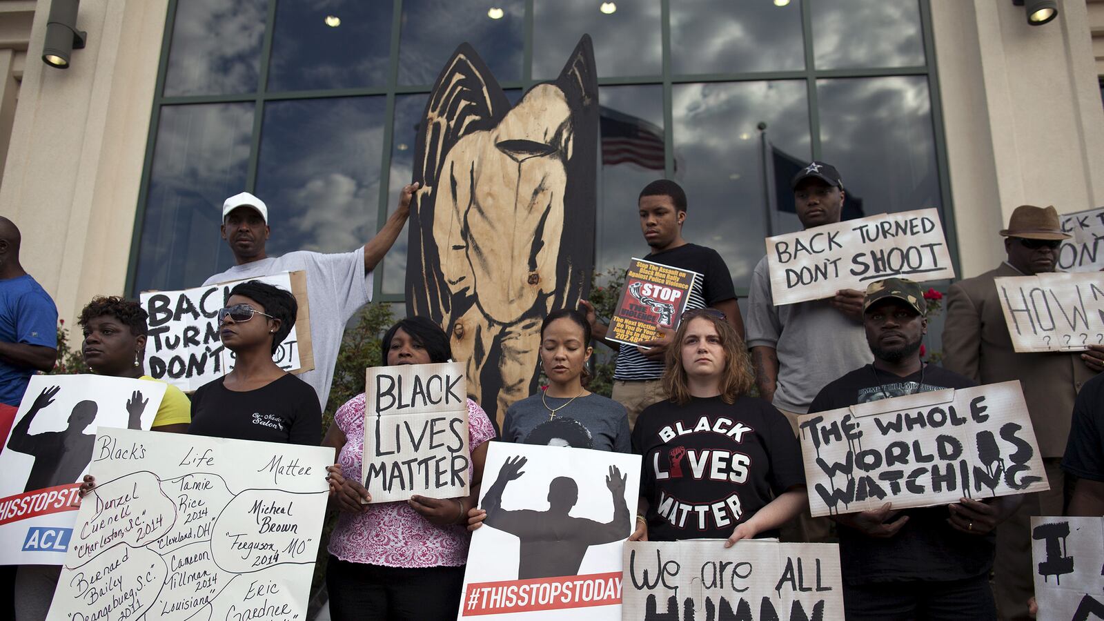 articles/2015/04/09/why-north-charleston-isn-t-another-ferguson/150408-lawrence-south-carolina-tease_iv4aha