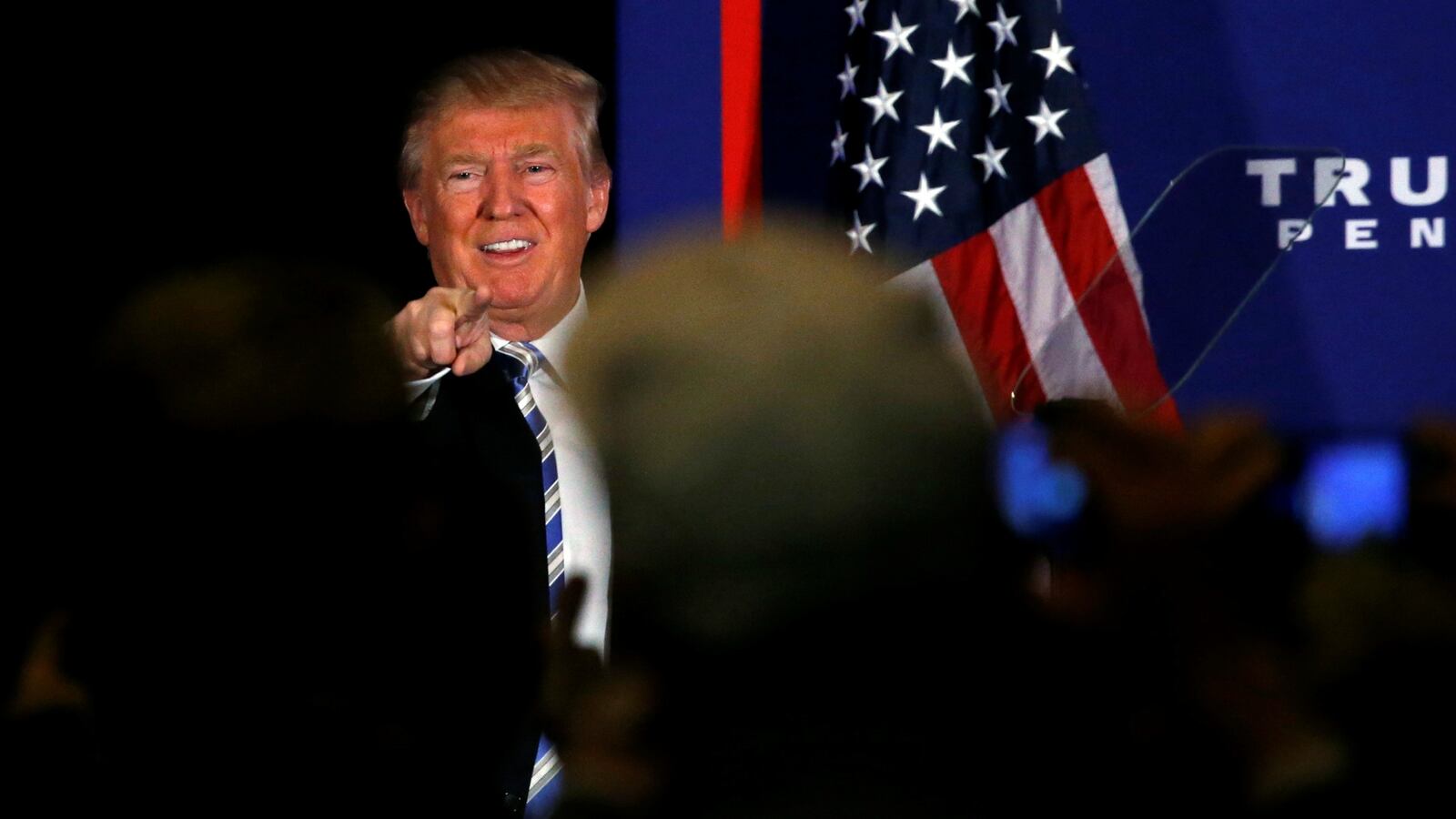 cheats/2016/10/22/trump-says-will-not-ok-at-t-time-warner-deal-if-elected/161022-trump-media-mergers-cheat_jdhcrn