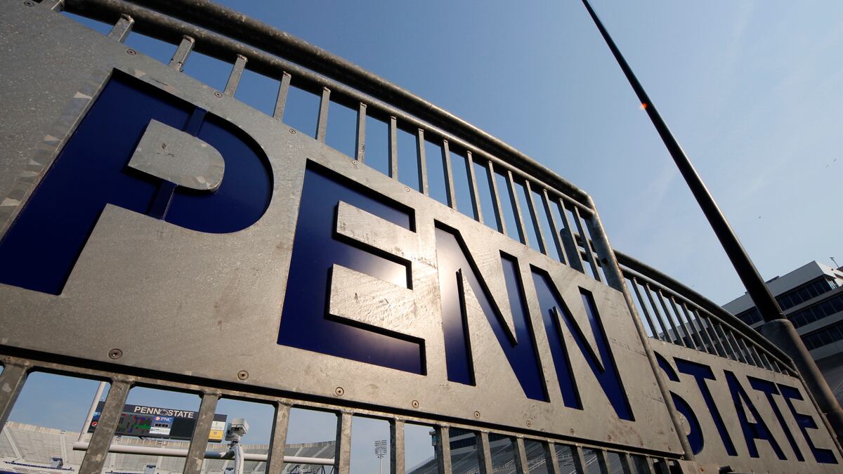 cheats/2012/08/10/psu-bookstore-protests-ncaa/penn-state-bookstore-shirt-cheat_edeswh