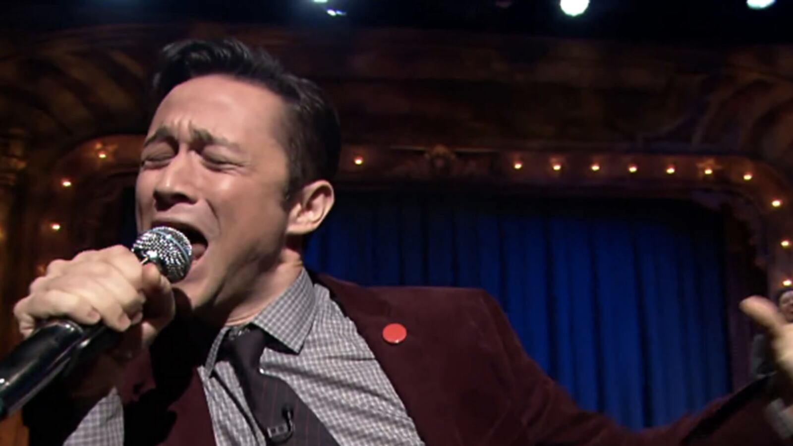 articles/2013/09/27/joseph-gordon-levitt-s-9-best-musical-performances-jimmy-fallon-lady-gaga-more/130926-joseph-gordon-levitt-tease_i5uv5j