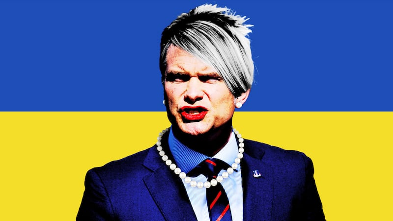 Pete Hegseth's glam look for his Ukraine photo op.