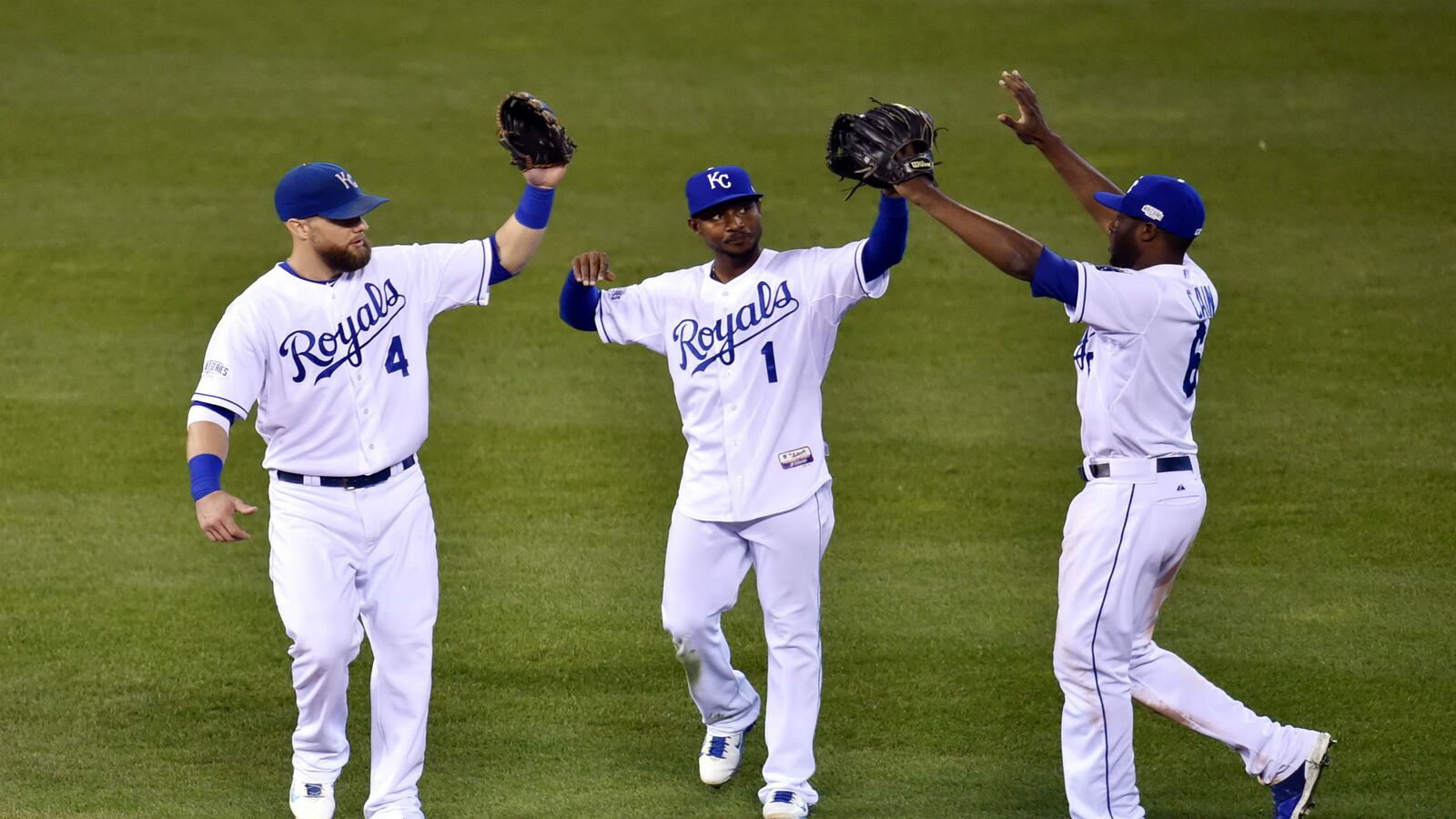 cheats/2014/10/23/royals-even-world-series/141023-world-series-game-2-cheat_kgptcn