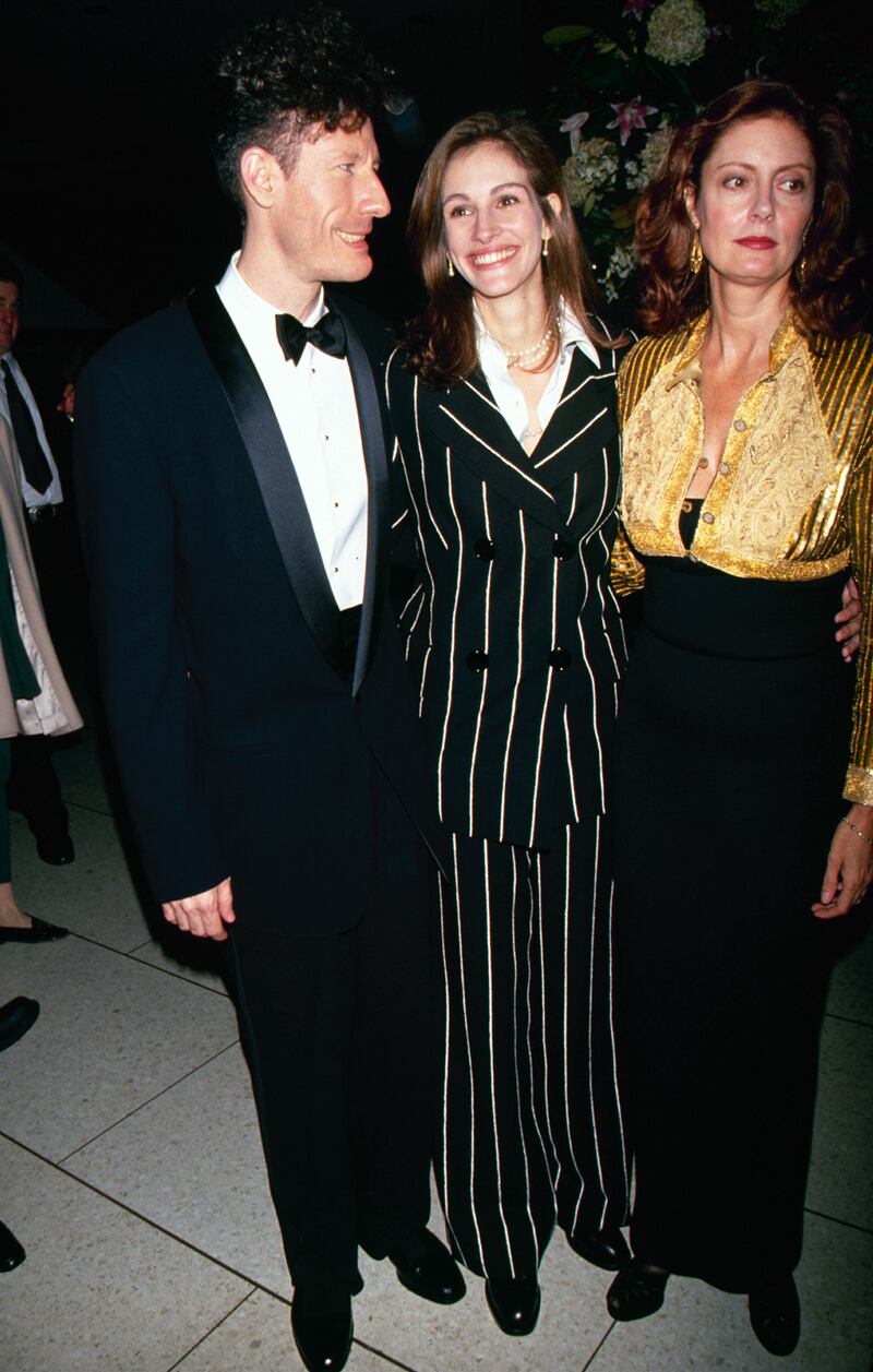 galleries/2013/12/24/from-julia-roberts-to-meryl-streep-the-best-80s-power-suits-photos/131223-power-suits5_oy62m2