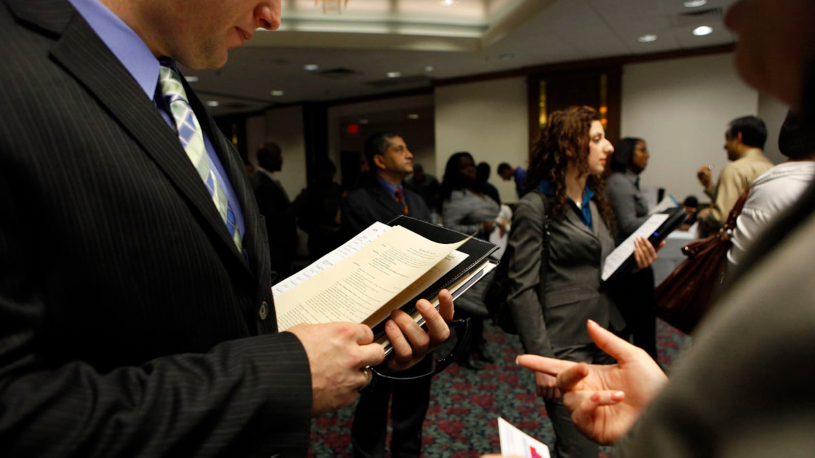 cheats/2012/02/03/u-s-jobless-rate-drops/employment-numbers-up-feb-2012-cheat_ikq5ve