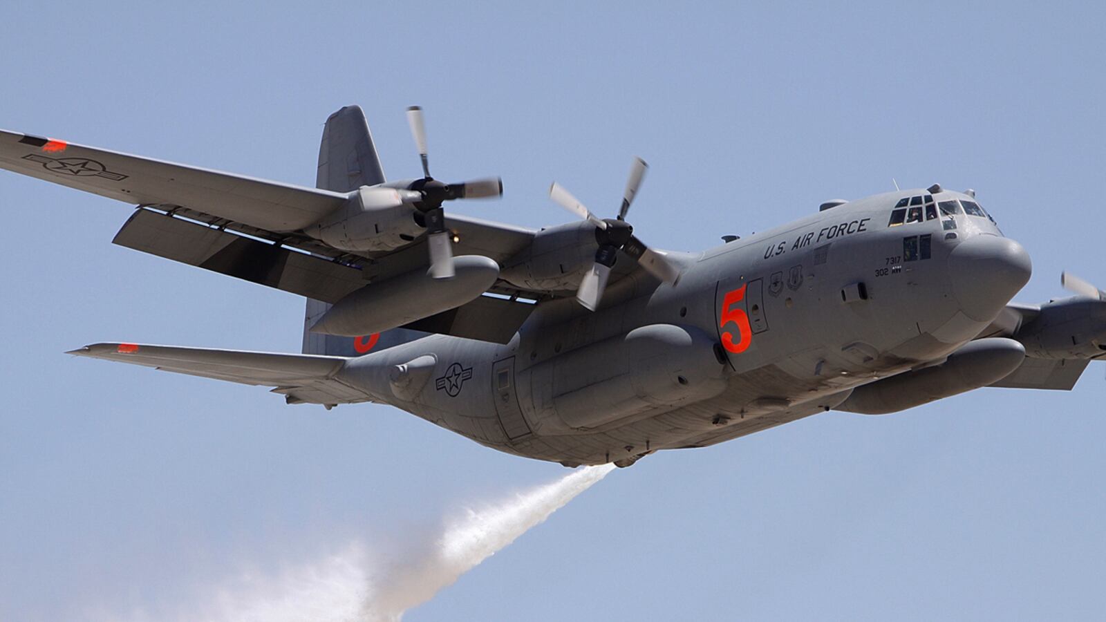 cheats/2012/07/02/air-force-grounds-c-130s/c-130-planes-cs_ug87jt