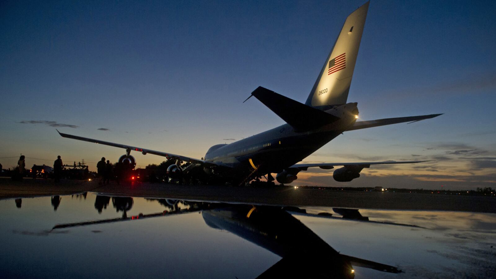 cheats/2012/08/07/two-planes-enter-obama-airspace/obama-airspace-long-ct-long-island-cheat_dwfqit