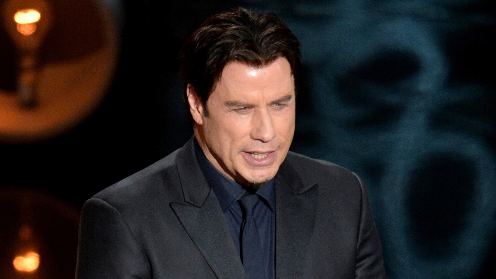 cheats/2014/03/05/john-travolta-let-it-go/140305-travolta-oscar-cheat_twhxyx