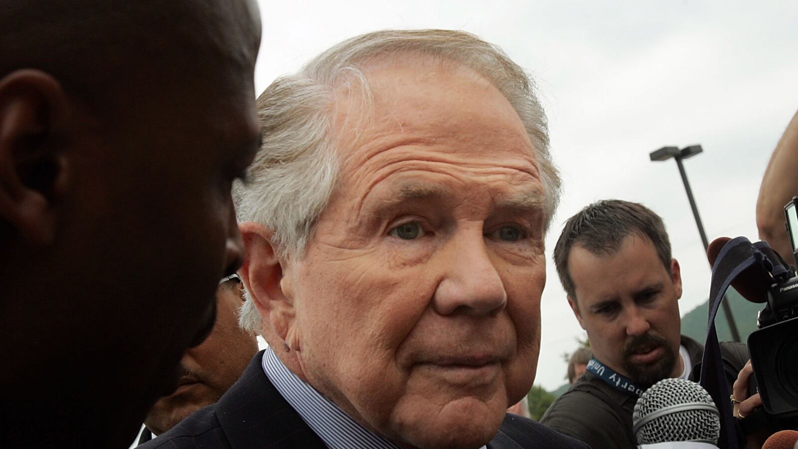 cheats/2014/02/06/pat-robertson-shut-up-ken-ham/140206-pat-robertson-cheat_yhxvzi