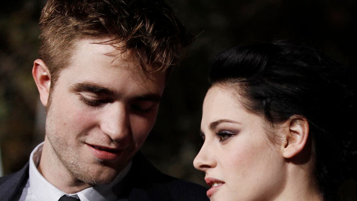 articles/2012/07/28/12-craziest-fan-reactions-to-kristen-stewart-s-dalliance-with-rupert-sanders/twihard-reactions-leon_b3jpwj