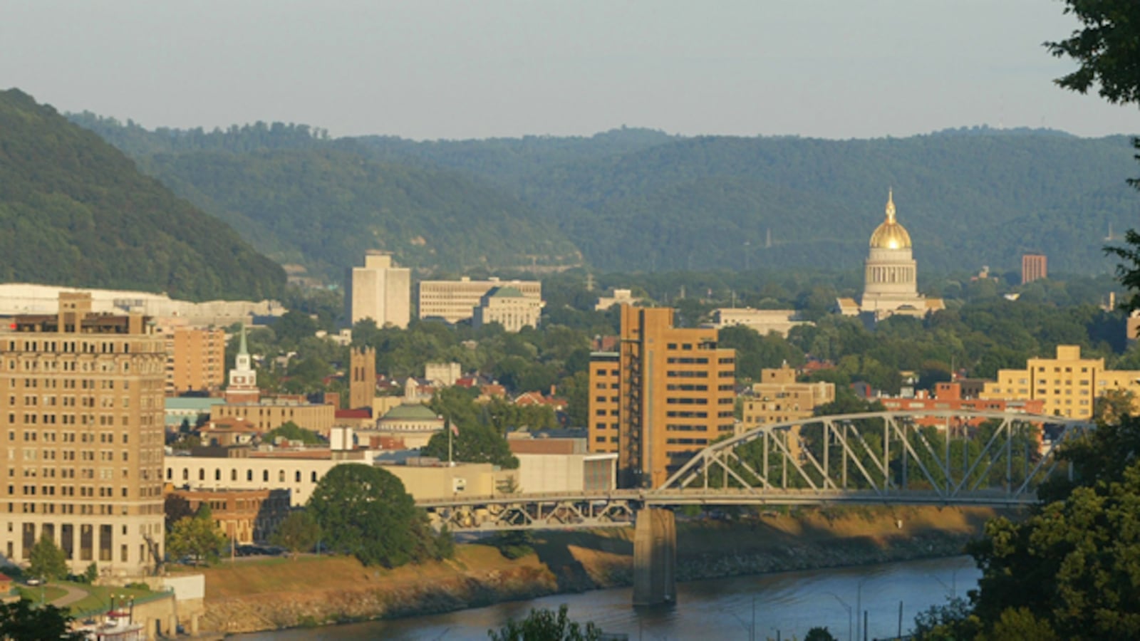 galleries/2011/05/13/sleepless-cities/soberest-cities---charleston-west-virginia_izr9nw