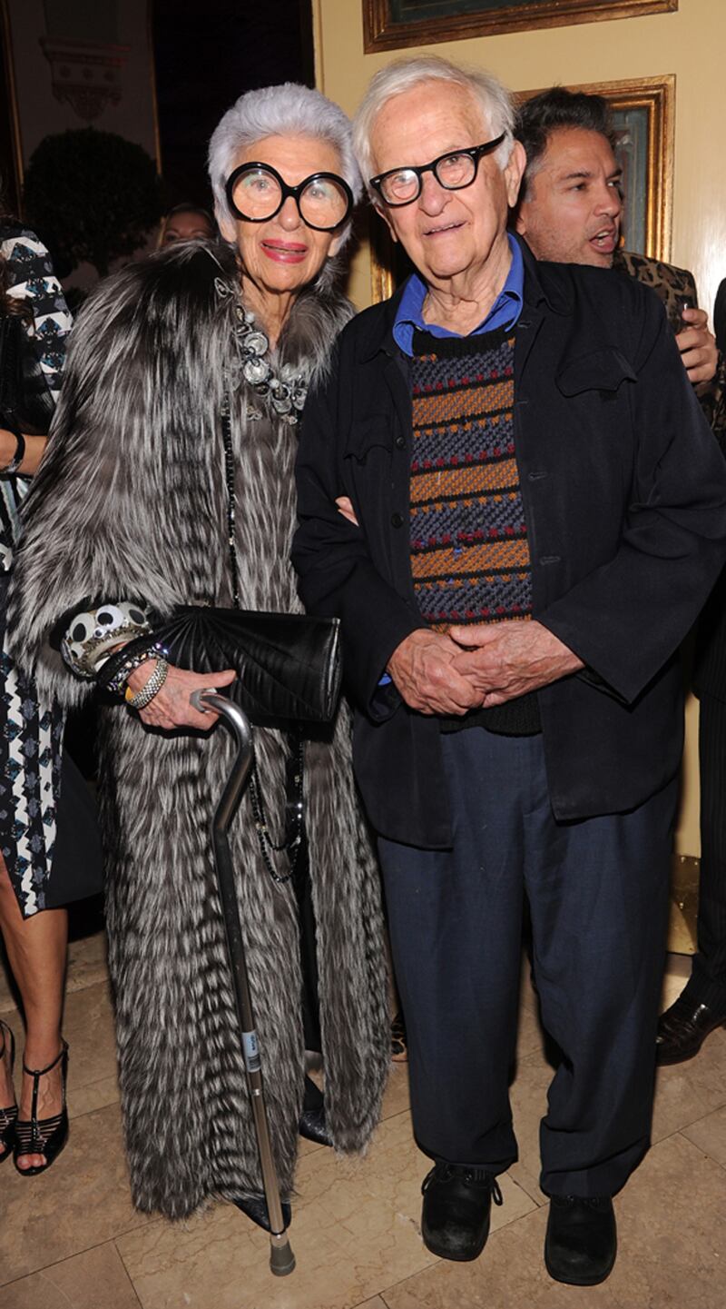 galleries/2013/08/01/iris-apfel-s-most-iconic-looks/iris-long-fur_amiokt