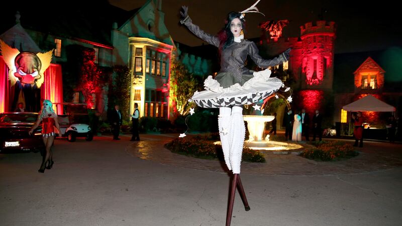 170925_playboy-mansion-parties-06_vn9pav