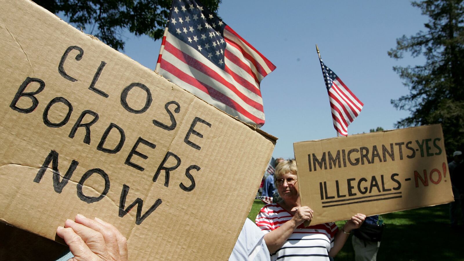 articles/2014/07/29/blue-state-anti-immigrant-hate-rallies-spread-to-the-east-coast/140728-dickson-border-tease_tsyyt2