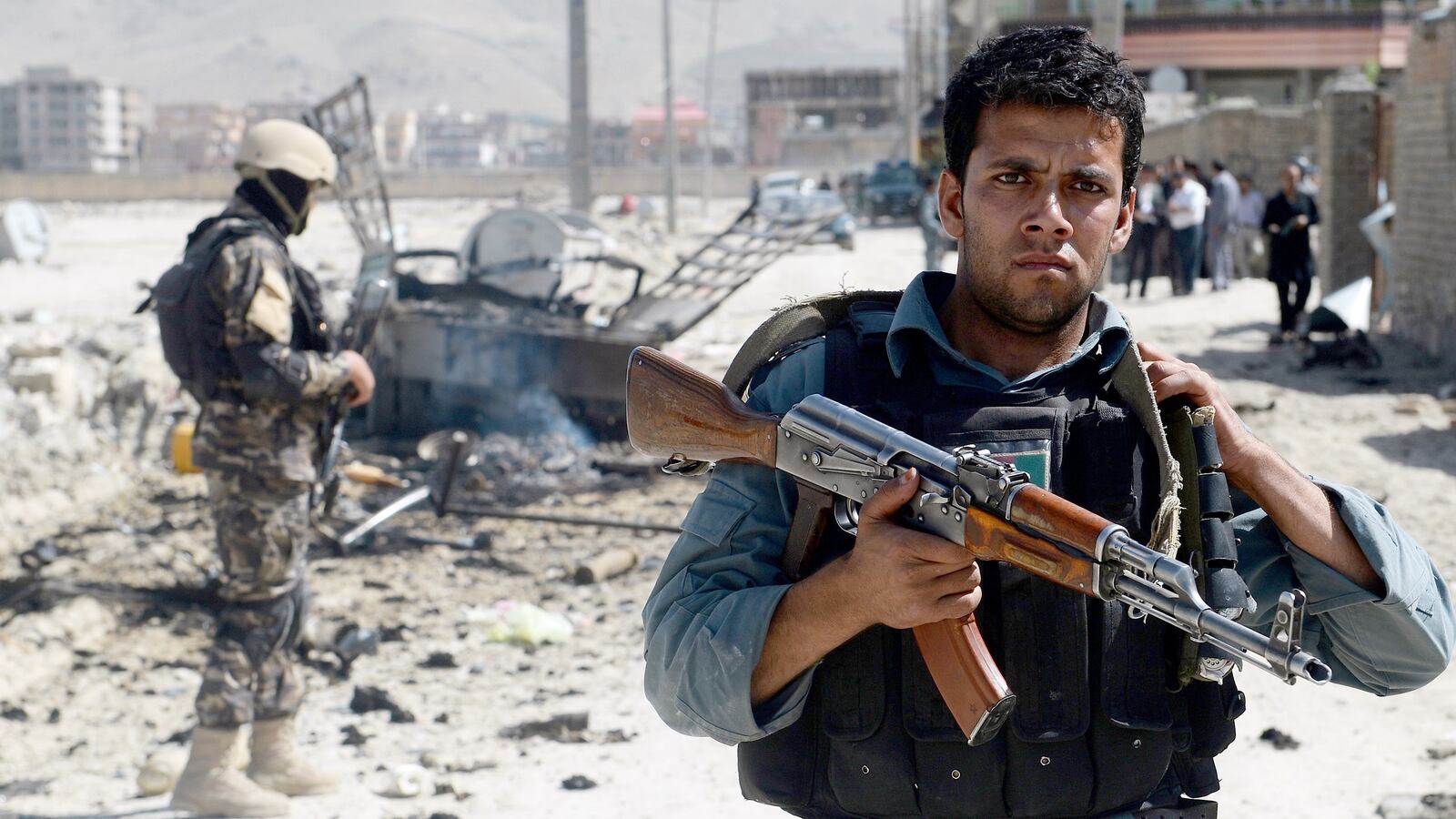 cheats/2013/06/10/kabul-airport-attackers-killed/130610-kabul-airport-attacked-cheat_biwqyj