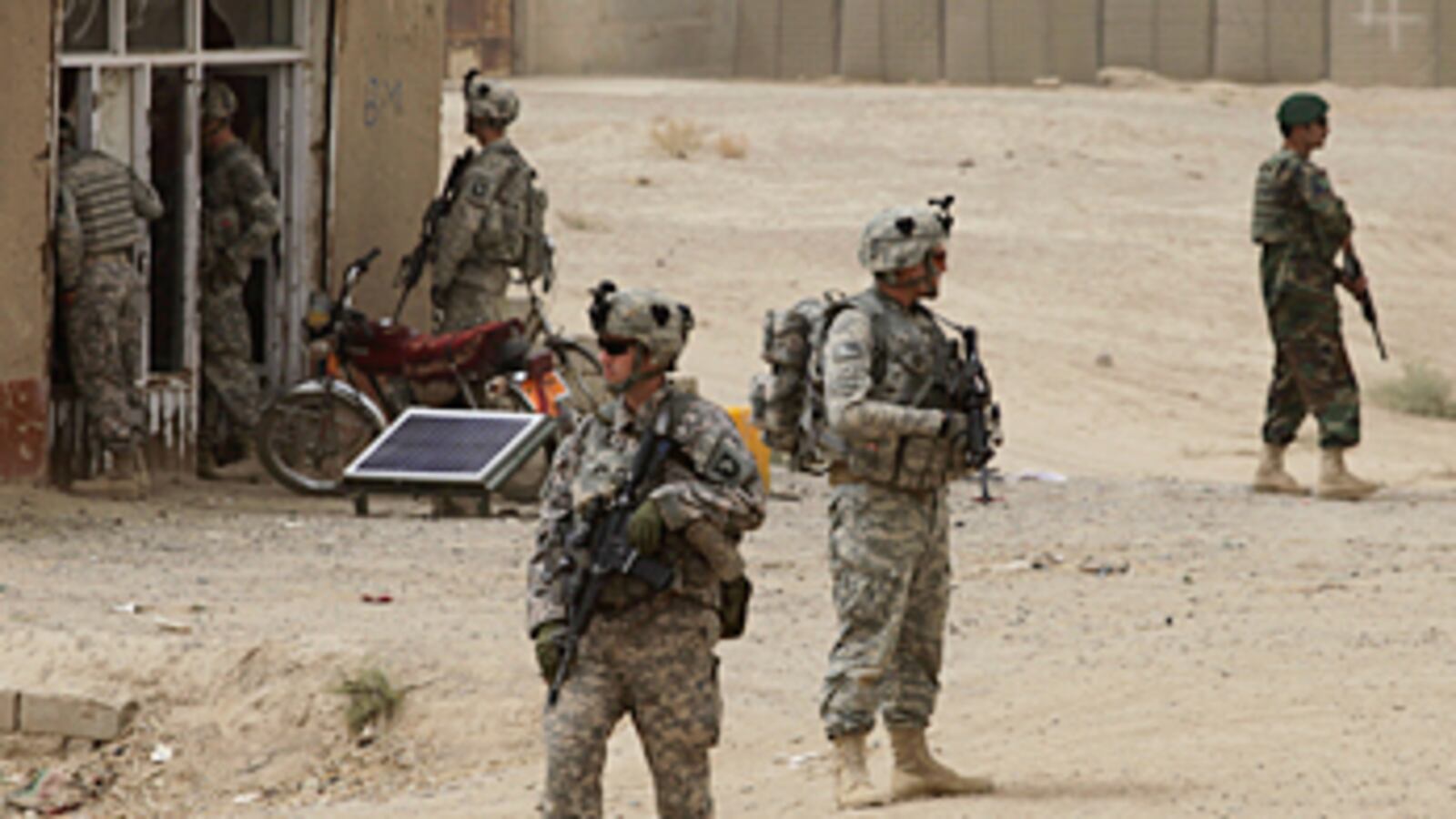 cheats/2010/09/30/soldier-suicides-called-lsquoemergencyrsquo/soldiers-in-afghanistan_civjxg