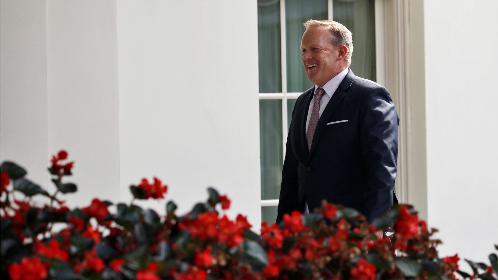 170904-spicer-professional-public-speaker-cheat_gthxqo