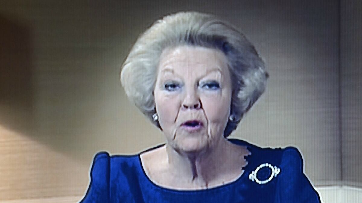 cheats/2013/01/28/dutch-queen-to-abdicate/queen-beatrix-abdicates-cheat_jsckgr