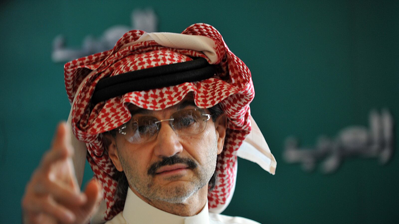 cheats/2016/11/30/saudi-prince-let-women-drive/161130-Alwaleed-bin-Talal-cheat_hhyuwa