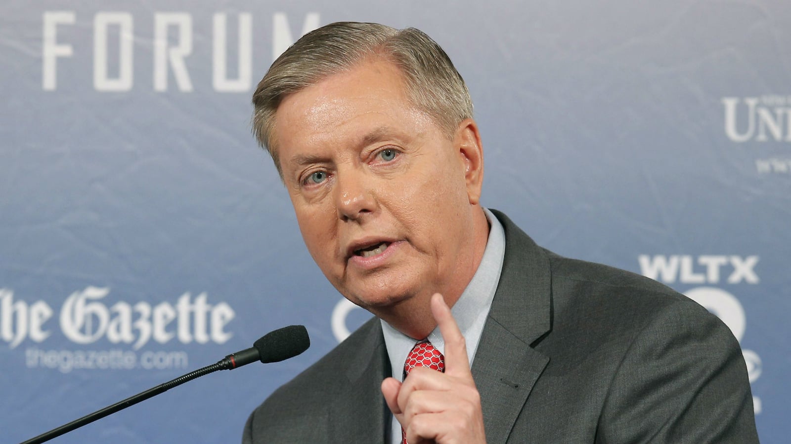 cheats/2015/08/03/sen-graham-bashes-clinton-with-lewinsky/150803-lindsey-graham-gop-forum-cheat_hqbxio