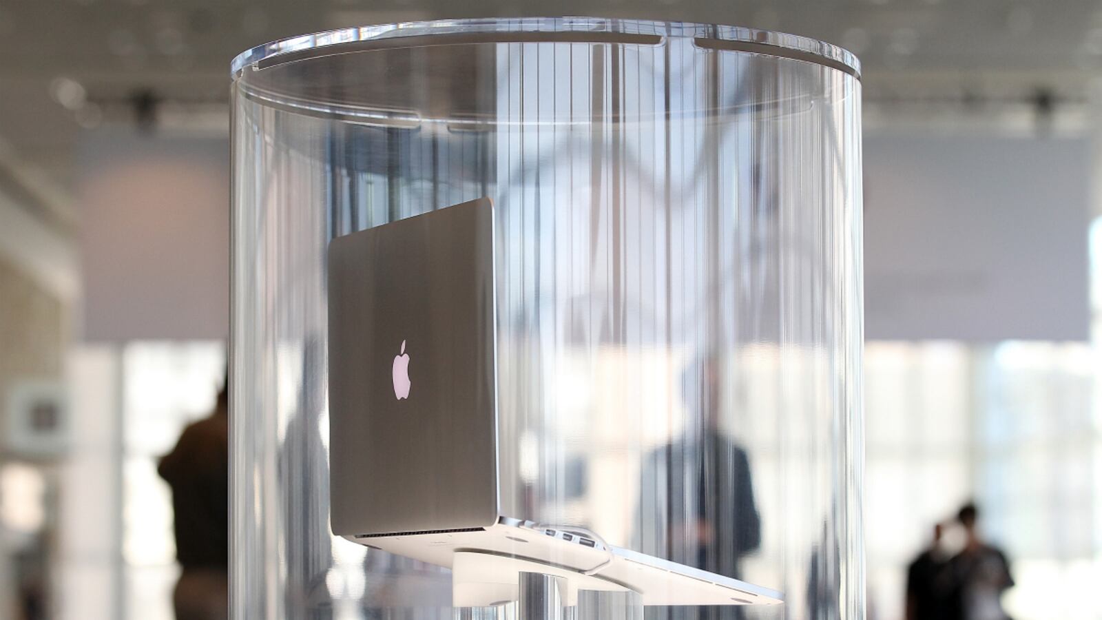 cheats/2012/06/11/apple-shifts-away-from-google/new-macbook-pro-cheat_o9vaht