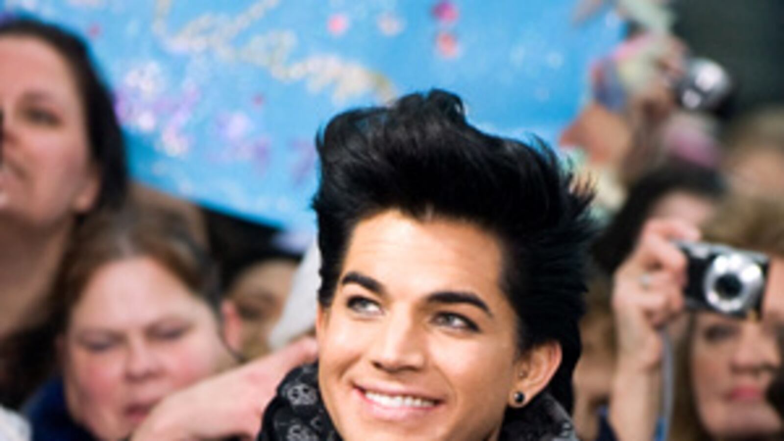 galleries/2009/12/31/celebrity-new-year-s-resolutions/celeb-ny-resolutions---adam-lambert_tc4heu