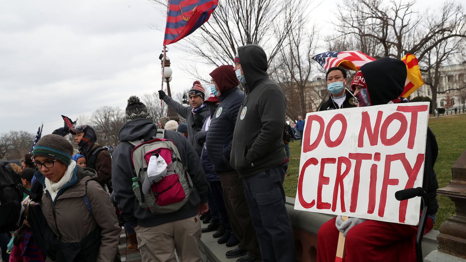 2021-01-06T000000Z_41537654_RC2H2L91ZHR1_RTRMADP_3_USA-ELECTION-TRUMP_usffyq