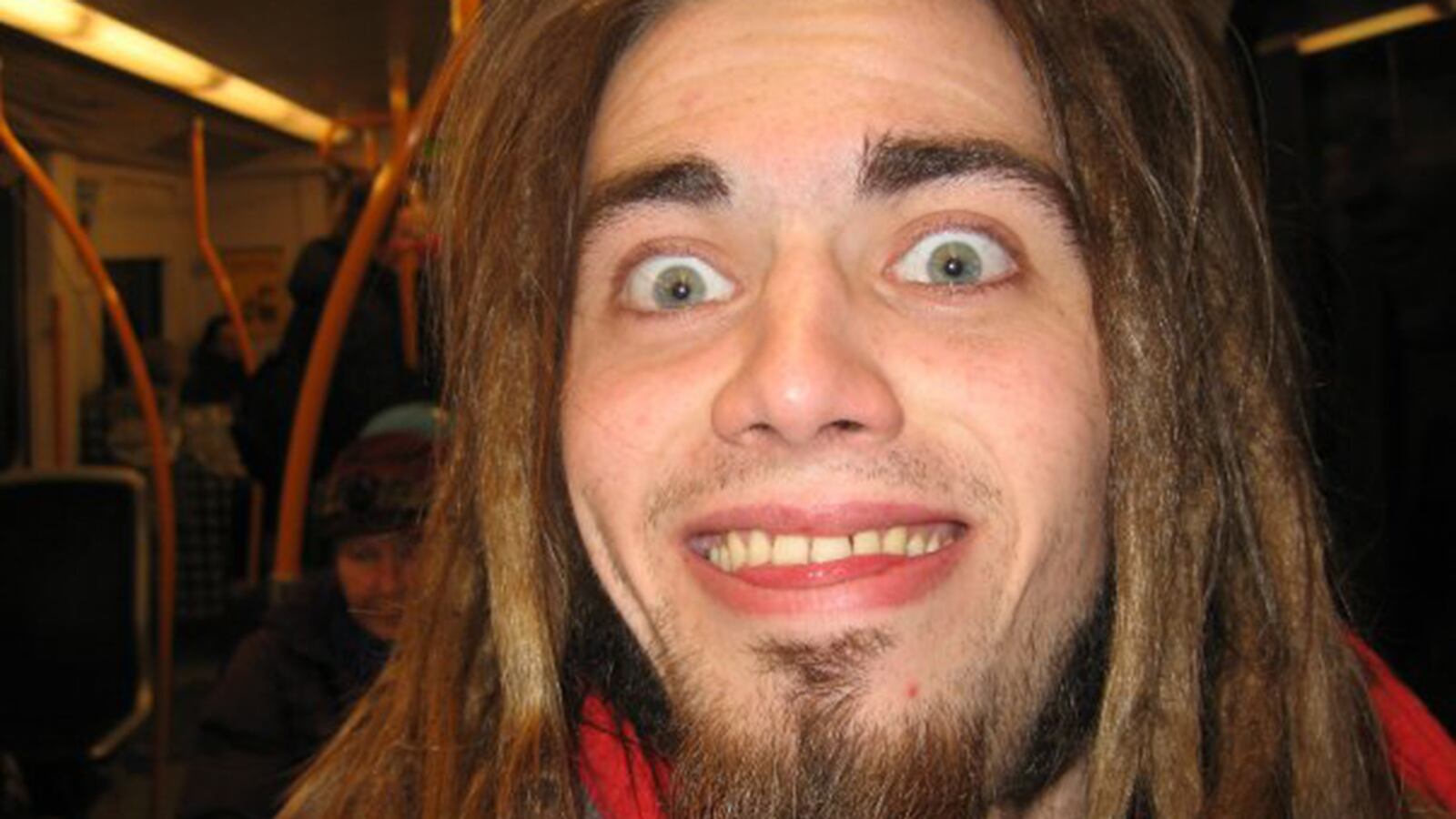 articles/2014/05/28/the-man-who-ate-his-hip-for-art/140528-crocker-artist-eats-hip-tease_aymk9i