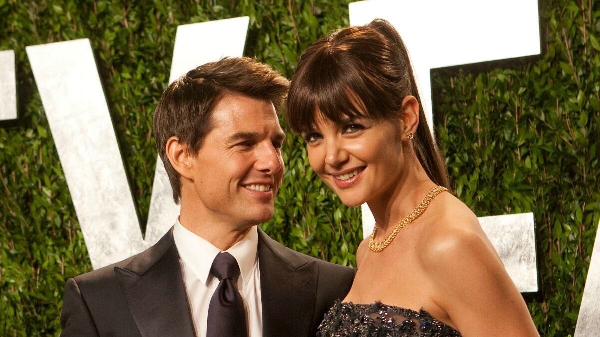 cheats/2012/08/21/cruise-holmes-divorce-finalized/cruise-holmes-divorce-finalized_khevju