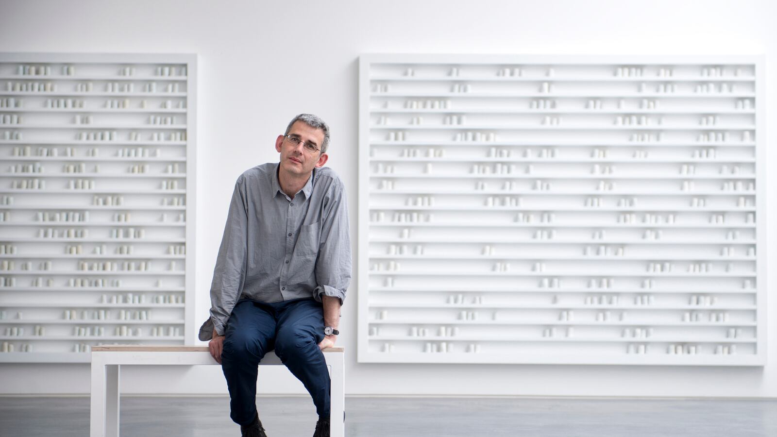 articles/2013/09/12/the-writer-and-the-potter-edmud-de-waal-on-his-new-york-debut/130912-edmund-de-waal-miller-tease_tabcxg