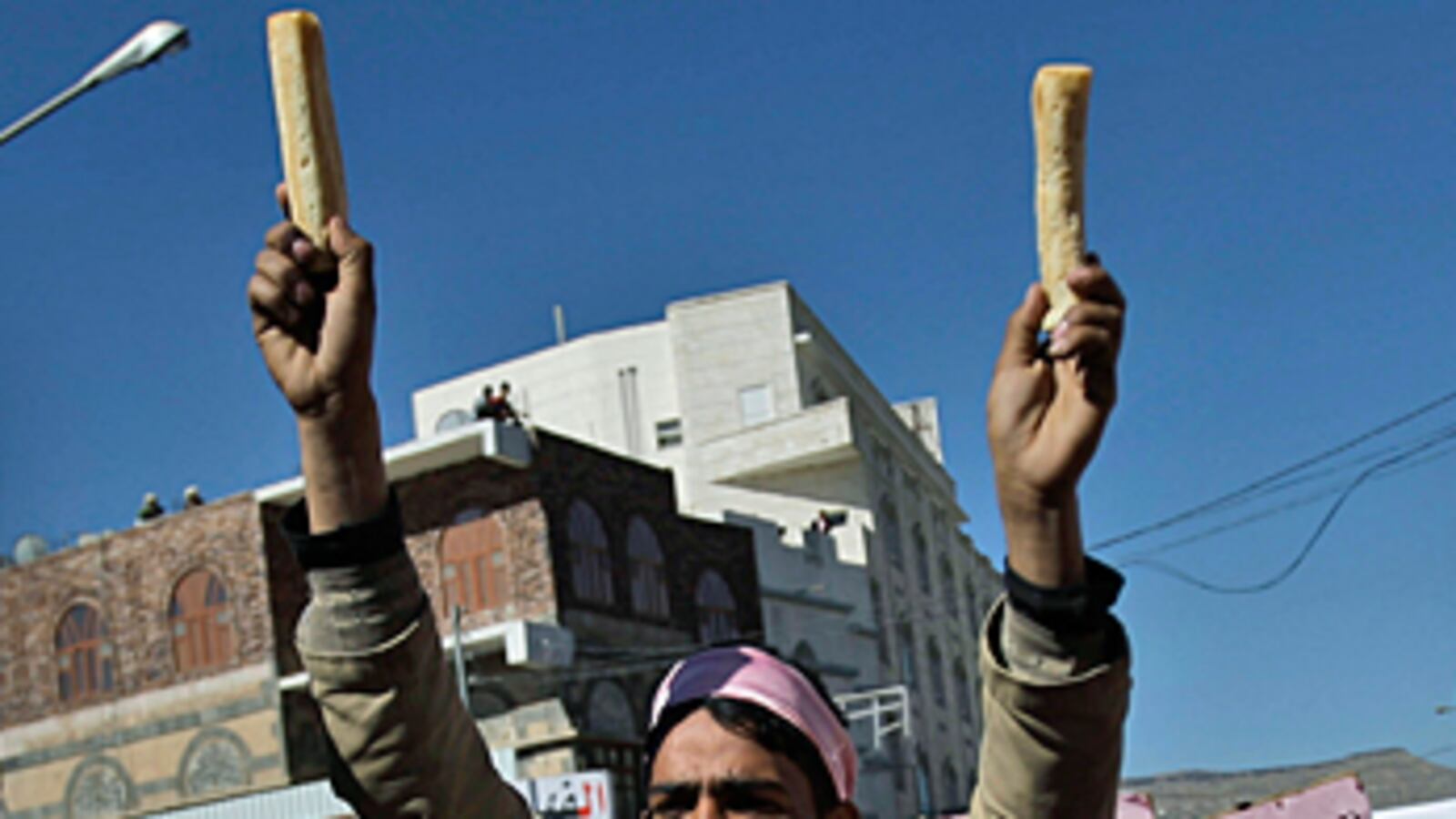 cheats/2011/01/30/protests-turn-violent-in-yemen/yemen-protests_155887_ddpwtq