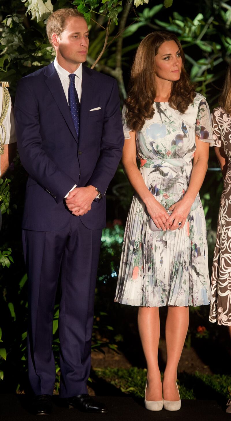 galleries/2010/12/10/kate-middleton-lookbook/kate-middleton-lookbook-singapore1_hwahm7