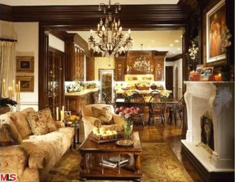 galleries/2010/08/04/the-house-where-michael-jackson-died/where-jacko-died---7_u8u3xz