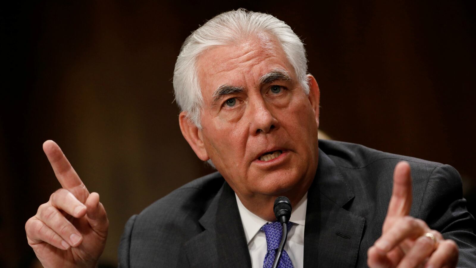 170628-tillerson-wh-cheat_wnv1hk