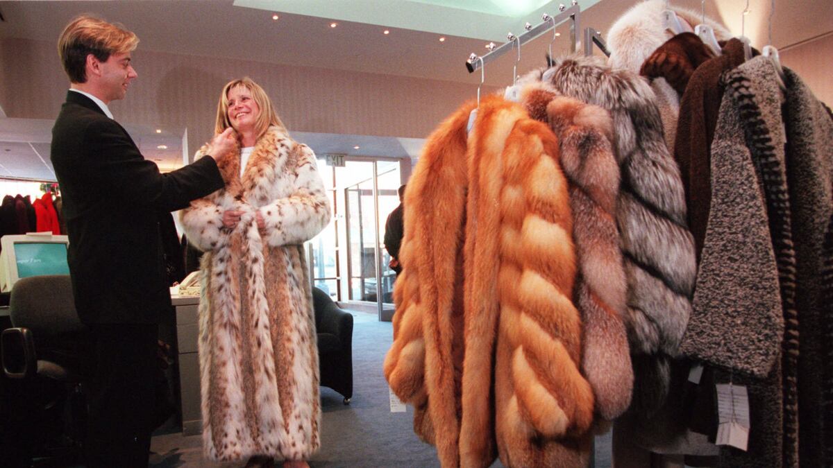 cheats/2011/09/20/west-hollywood-bans-fur/fur-coats-cheat_hcm2e0