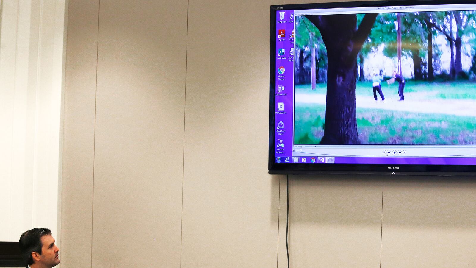 articles/2016/11/30/will-this-white-cop-escape-justice-after-shooting-down-an-unarmed-black-man/161129-taylor-slager-tease_dwiqfq