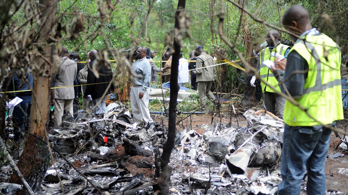 cheats/2012/06/10/kenyan-minister-dies-in-crash/kenya-helipcopter-crash-george-saitoti-dies-cheat_enj3qu