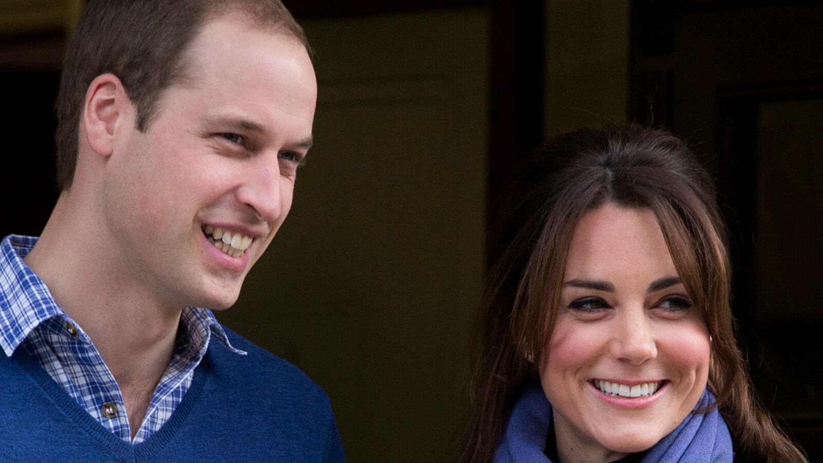 cheats/2012/12/06/kate-discharged-from-hospital/duchess-out-of-hospital-cheat_yisrpt