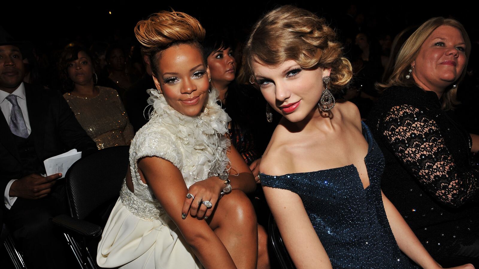 Rihanna and Taylor Swift at the 2010 Grammys.