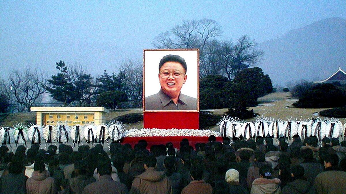 cheats/2011/12/27/two-day-kim-jong-il-memorial-to-begin/kim-jong-il-funeral-cheat_hey8tm