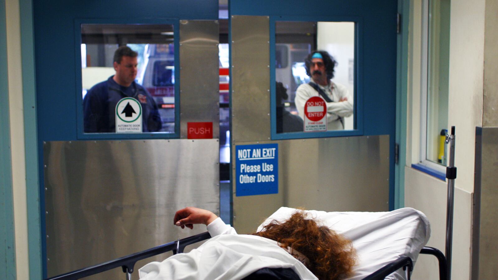 cheats/2011/09/21/big-drop-in-uninsured-young-adults/hospitals_fuflpq