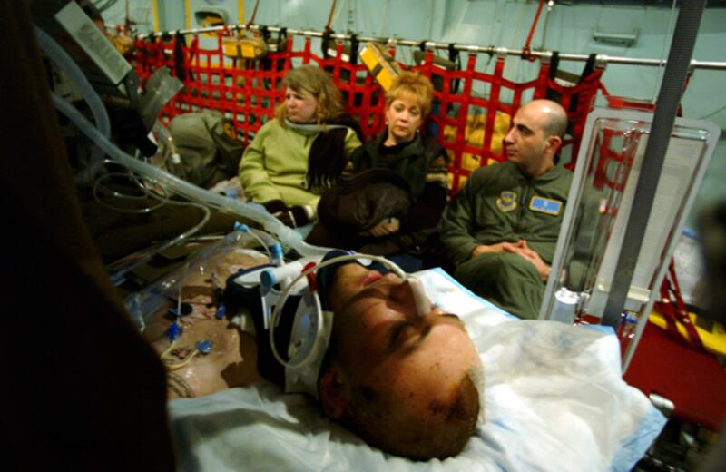 galleries/2009/11/30/groundbreaking-care-for-soliders-in-iraq/iraq-medi7_bg4y31