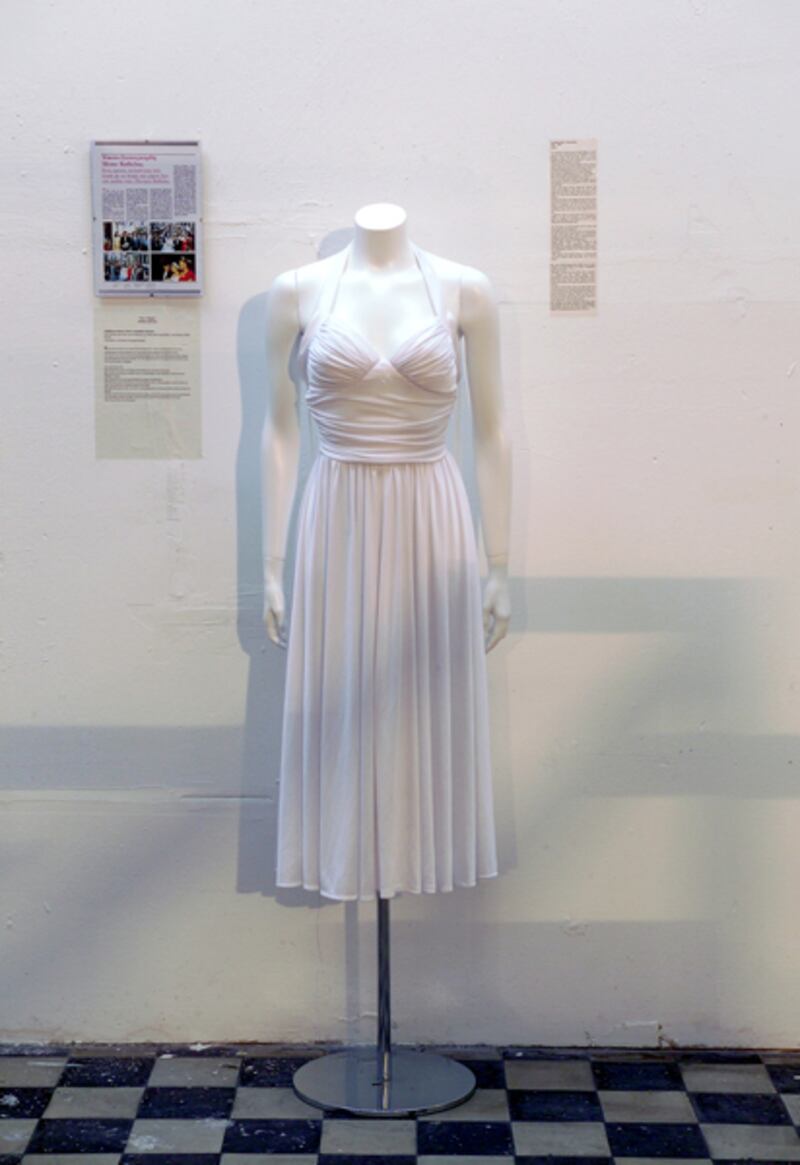 galleries/2011/08/20/the-museum-of-broken-relationships/break-up-museum-item6_s0szsm